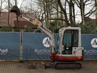 2001-takeuchi-tb016-1427009-45710602