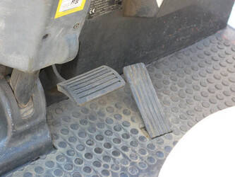 2001-still-r70-45-1427045-45711195