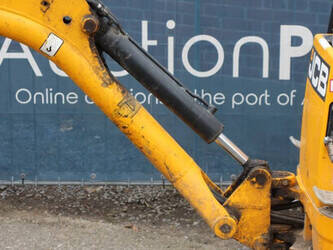 2011-jcb-8008-cts-1427073-45711729