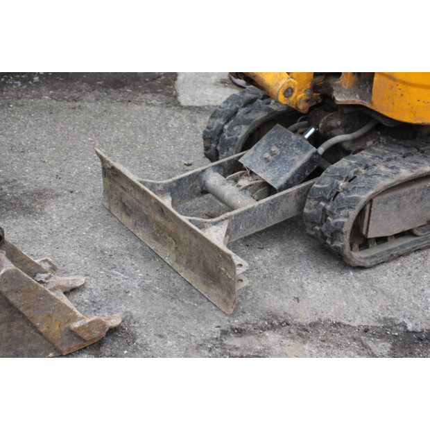 2011 JCB 8008 CTS-45711730