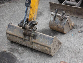 2011-jcb-8008-cts-1427073-45711732