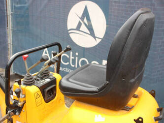 2011-jcb-8008-cts-1427073-45711738