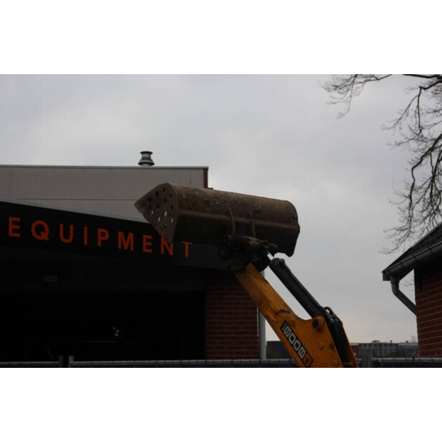 2011 JCB 8008 CTS-45711747