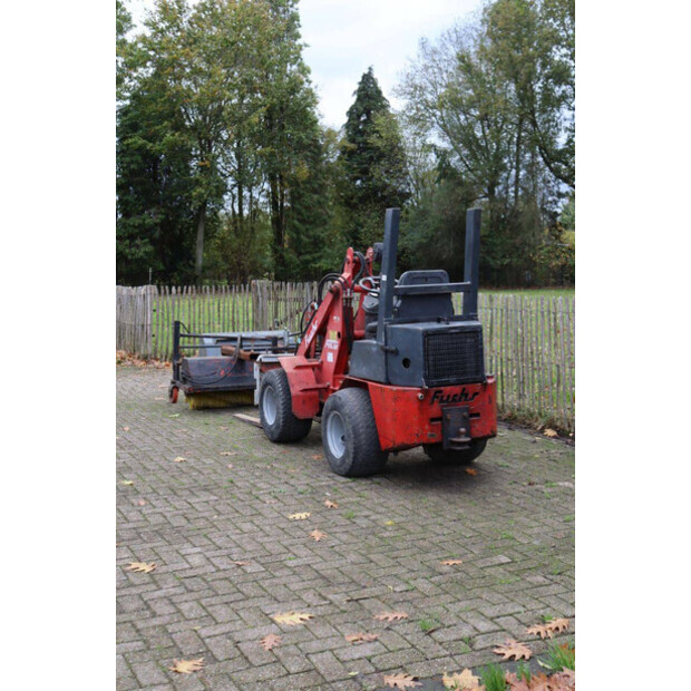 2004 FUCHS F853H-45711846