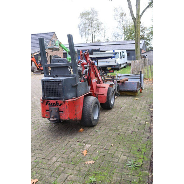 2004 FUCHS F853H-45711848