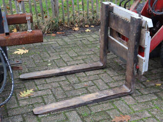 2004-fuchs-f853h-1427081-45711852