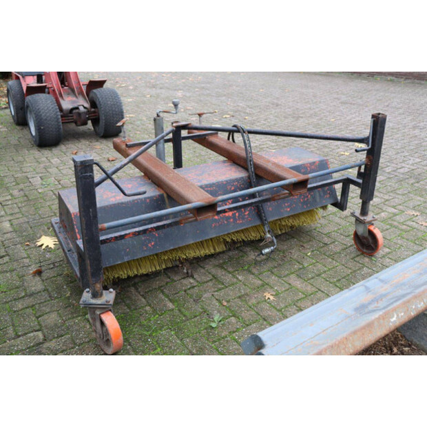 2004 FUCHS F853H-45711881