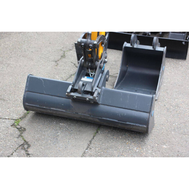 2024 جيه سي بي 19C-1-45712009