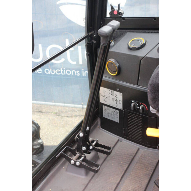 2024 جيه سي بي 19C-1-45712019