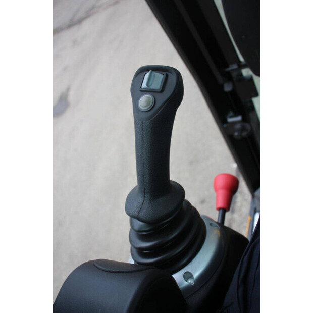 2024 جيه سي بي 19C-1-45712026