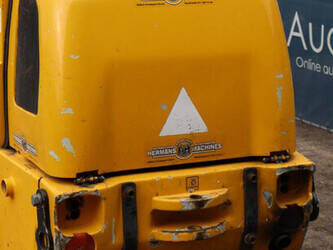 man-job-mann200-35-45712821