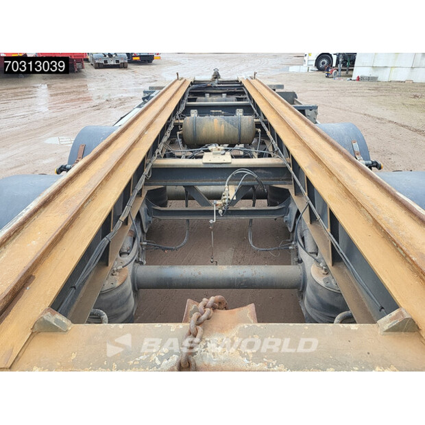 2000 بيرغ OTHERS-45712981