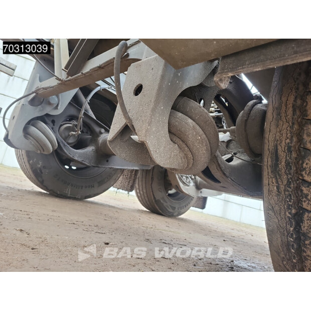 2000 بيرغ OTHERS-45712995