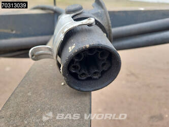 2000-burg-others-1427131-45713000