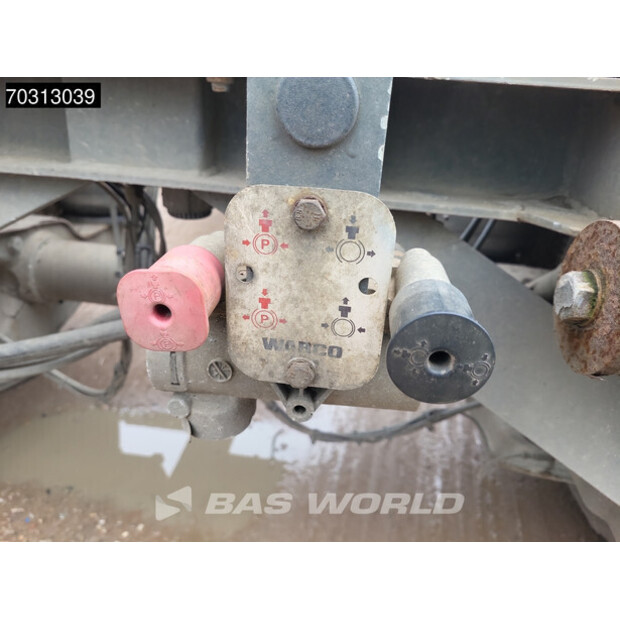 2000 بيرغ OTHERS-45713002