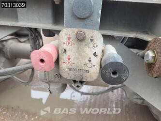 2000-burg-others-1427131-45713002