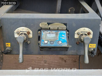 2000-burg-others-1427131-45713004