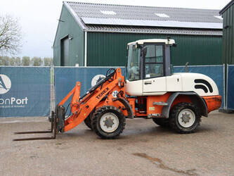 Image de CHARGEUSES SUR PNEUS 2005 SCHAEFF 844AL100