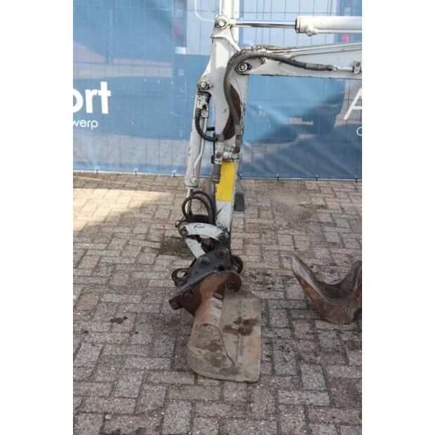 2006 تاكوتشي TB108-45713372