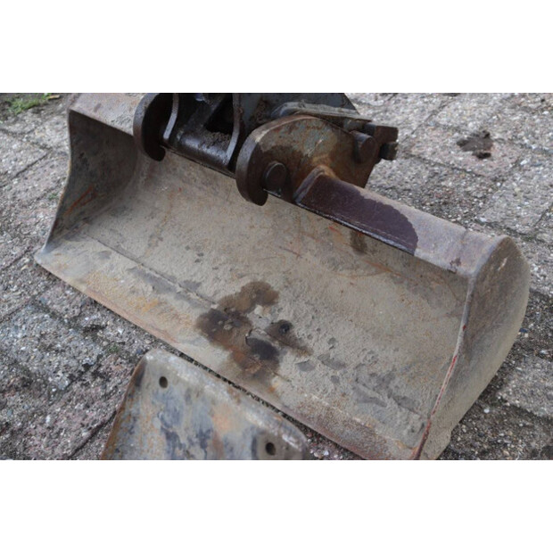 2006 تاكوتشي TB108-45713378