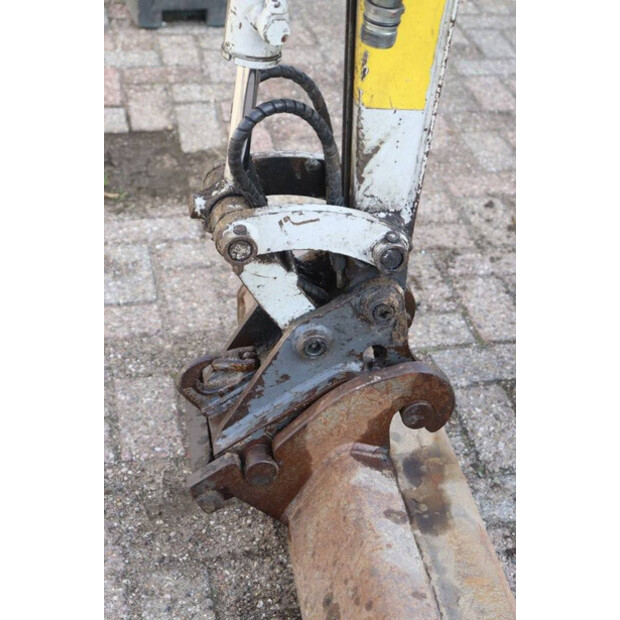 2006 تاكوتشي TB108-45713379