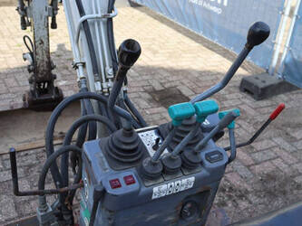 2006-takeuchi-tb108-1427140-45713390