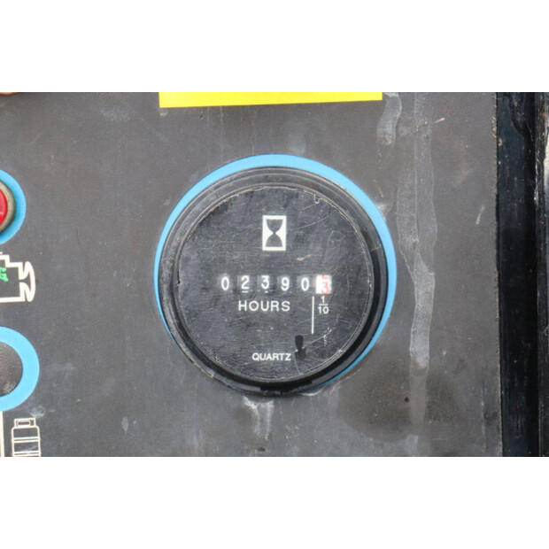 2005 Genie S-65-45713940