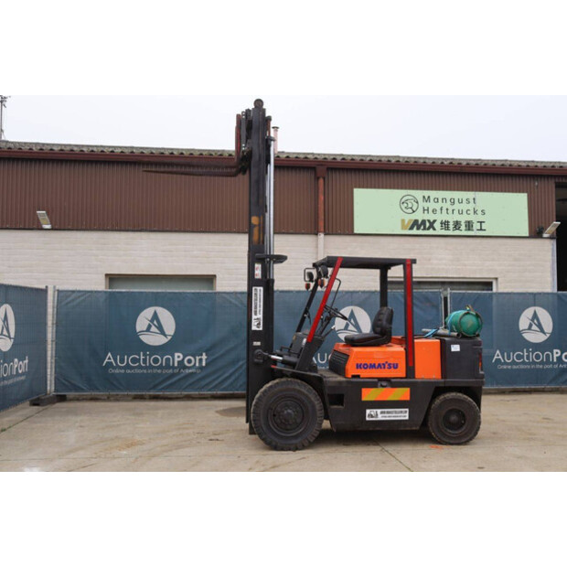 Komatsu V045L233-45714757