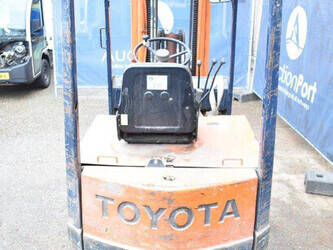 1989-toyota-4fb20-1427187-45714809