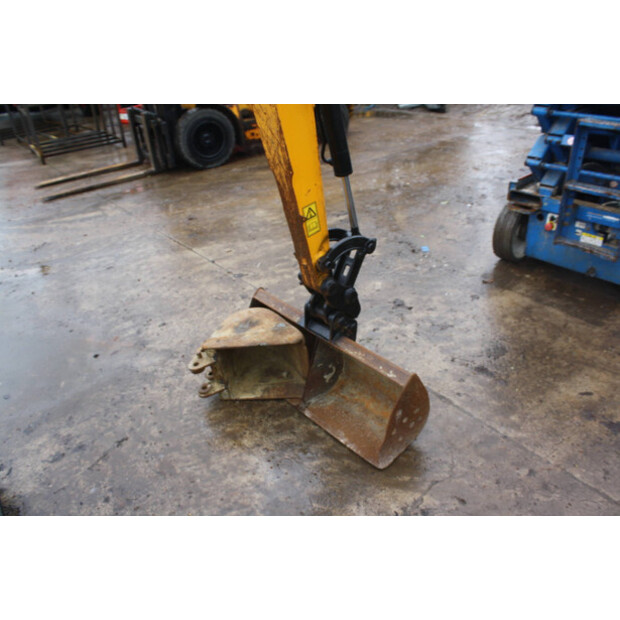 2022 جيه سي بي 16C-1 T3-45714971