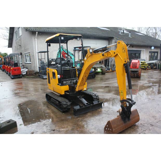 2022 جيه سي بي 16C-1 T3-45714972