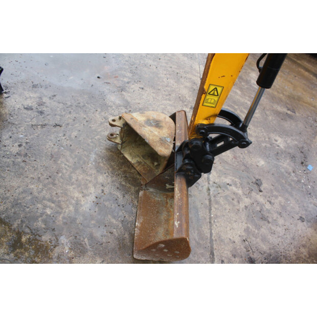 2022 جيه سي بي 16C-1 T3-45714974