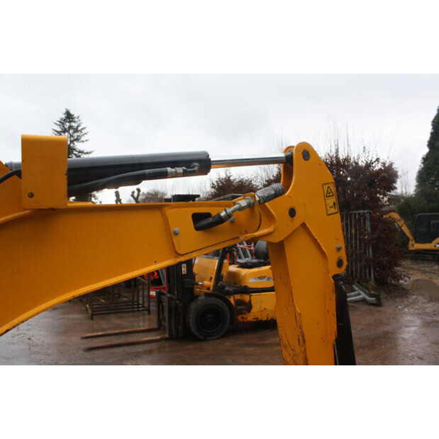 2022 جيه سي بي 16C-1 T3-45714975