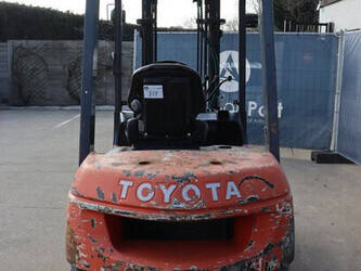 2001-toyota-62-3fdf25-1427194-45715029