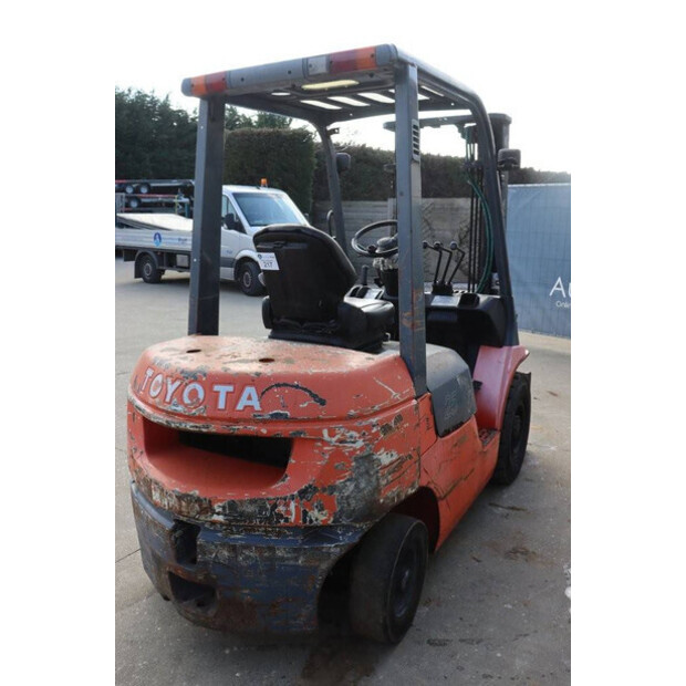 2001 Toyota 62-3FDF25-45715030