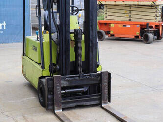 1985-clark-tm15-1427195-45715059