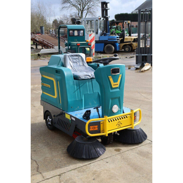 Nycheki Cleaning 1300 III-45715299