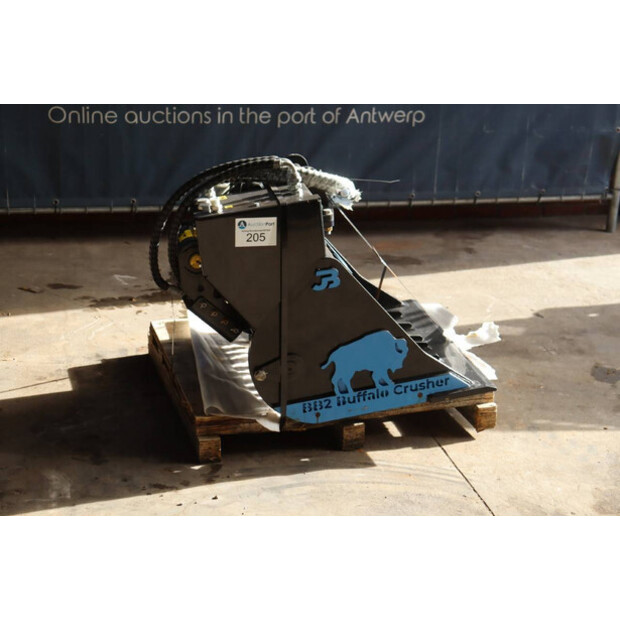 BB32 Buffalo Crusher-45715467