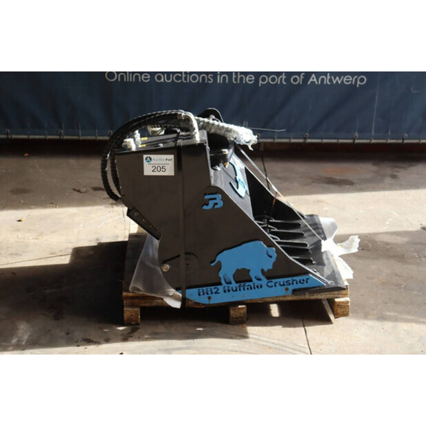 BB32 Buffalo Crusher-45715468