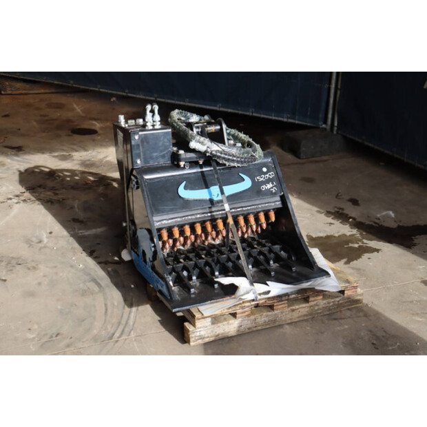 BB32 Buffalo Crusher-45715470