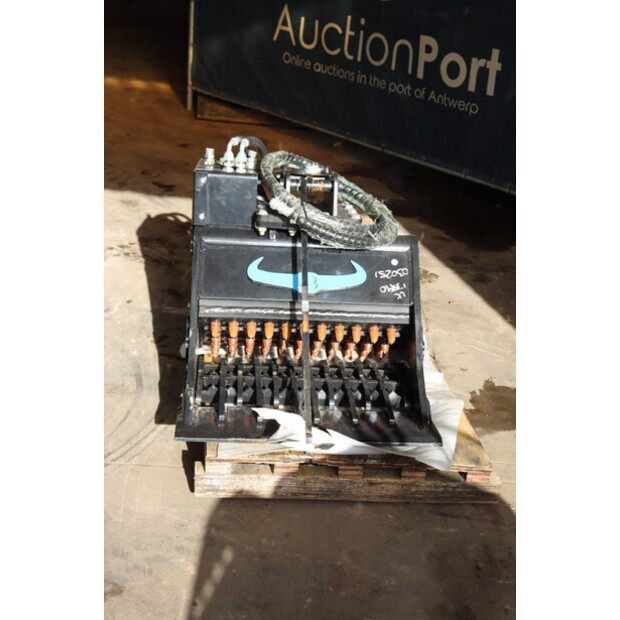 BB32 Buffalo Crusher-45715471