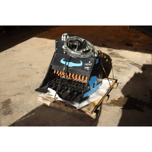 BB32 Buffalo Crusher-45715472