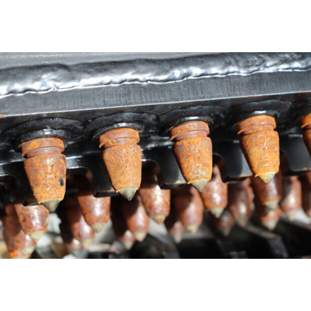 BB32 Buffalo Crusher-45715477