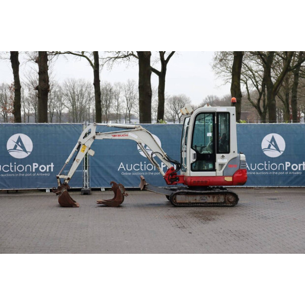 2011 تاكوتشي TB219-45715906