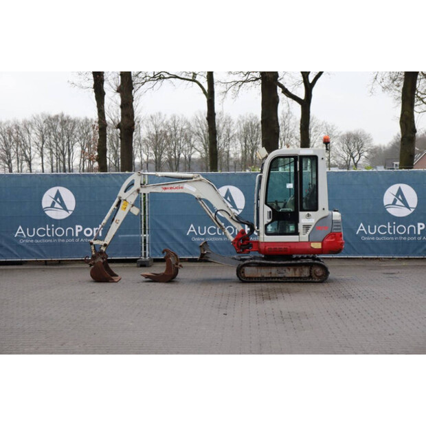 2011 تاكوتشي TB219-45715907