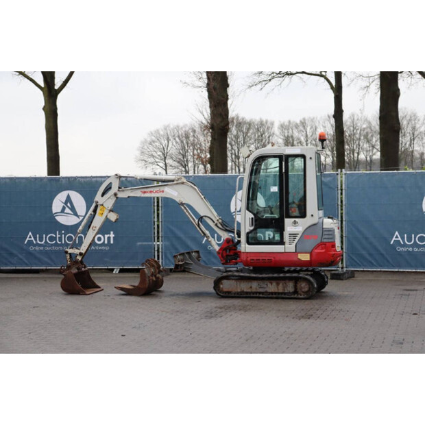 2011 تاكوتشي TB219-45715908