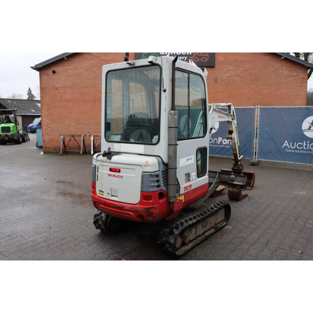 2011 تاكوتشي TB219-45715911