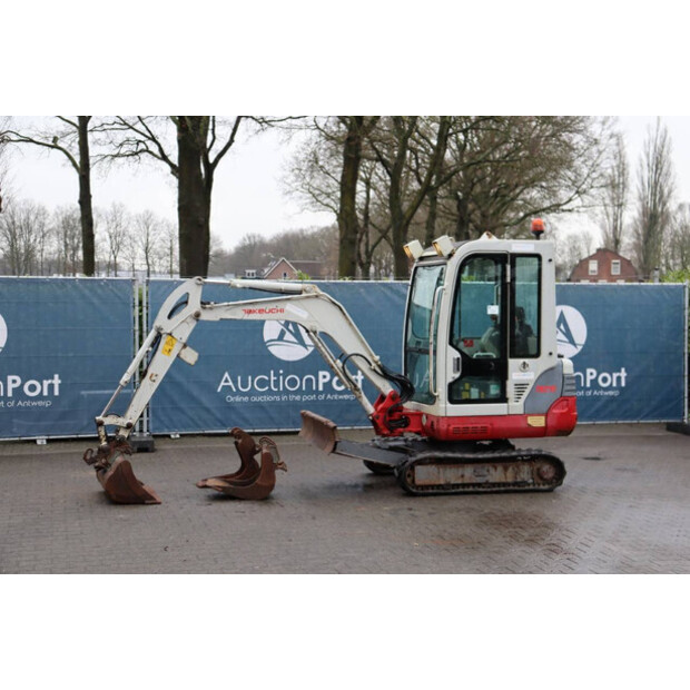 2011 تاكوتشي TB219-45715914