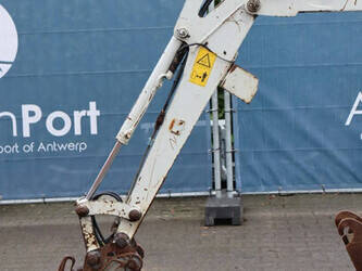 2011-takeuchi-tb219-1427223-45715916