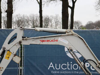 2011-takeuchi-tb219-1427223-45715917